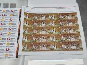 Australia Pre-decimal/ Decimal stamps in three Chinese stock books - 2
