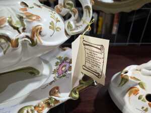 Capodimonte porcelain tureen with spoon and saucer - 4