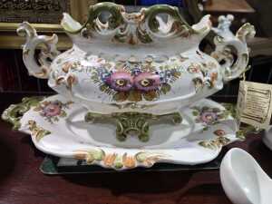 Capodimonte porcelain tureen with spoon and saucer - 5