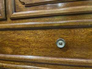 Mirror back timber dresser - 6