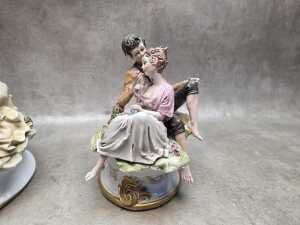 Two Capodimonte porcelain figural groups of young lovers. - 2