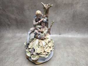 Two Capodimonte porcelain figural groups of young lovers. - 4