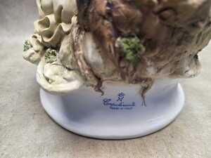 Two Capodimonte porcelain figural groups of young lovers. - 6