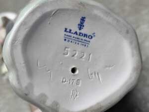 Six Lladro figures - 5
