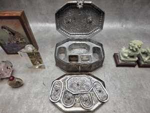 Oriental decorative items - 3