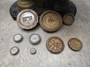 Antique brass scales with weight - 2