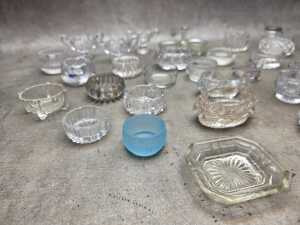 Miniature glass vessels