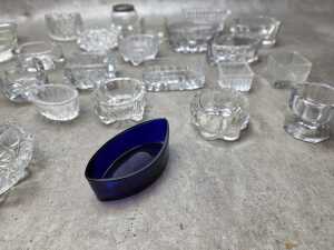 Miniature glass vessels - 8
