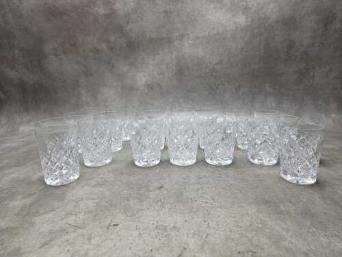 Cut crystal drinkware tumblers