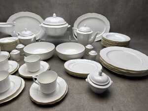 Mikasa 'Majestic Gold' porcelain dinner setting for eight - 5