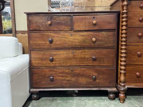 Colonial-style early 19th-century Australian cedar chest of drawers