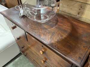 Colonial-style early 19th-century Australian cedar chest of drawers - 2