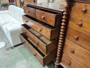 Colonial-style early 19th-century Australian cedar chest of drawers - 3