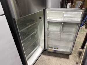 Westinghouse 420L Stainless steel two door fridge - 4