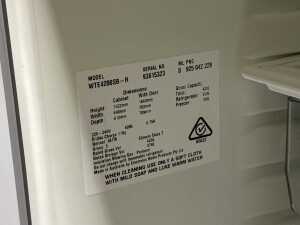 Westinghouse 420L Stainless steel two door fridge - 6