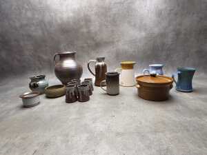 Studio pottery kitcitemshen and decorative
