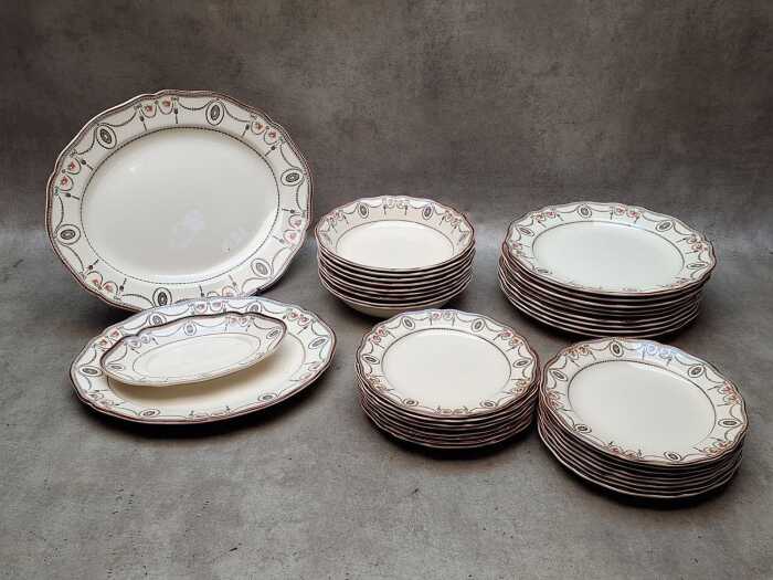 Royal Doulton 'Countess' porcelain part dinner setting