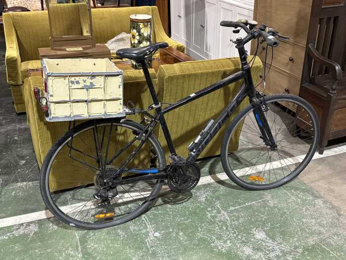 Hybrid bicycle with rear cargo crate
