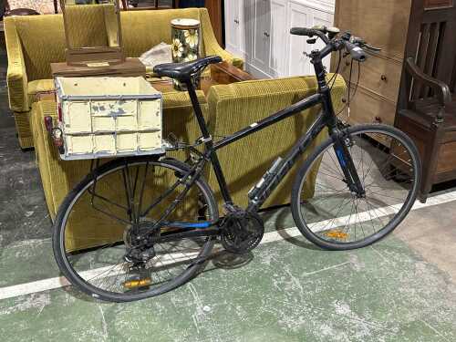 Hybrid bicycle with rear cargo crate
