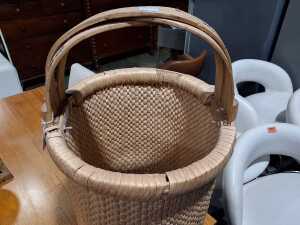 Japanese wicker rice bucket. - 2