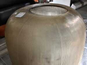 Three contemporary decorator pieces - 3