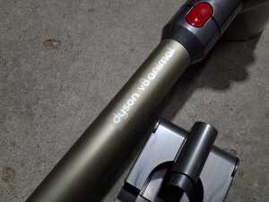 Dyson vacuum with accessories - 3