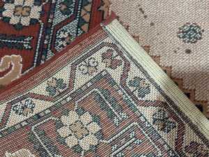 Red and pink power loomed rug - 4