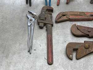 Group of assorted tools - 4