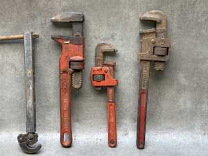 Group of adjustable pipe wrenches - 2