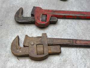 Group of adjustable pipe wrenches - 4