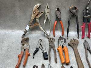 Group of hand tools - 2