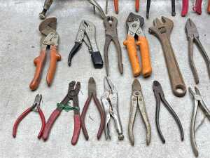 Group of hand tools - 4