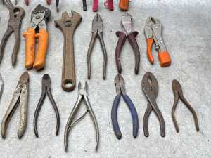 Group of hand tools - 5