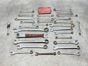 Group of geared spanners