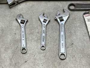Group of wrenches - 6