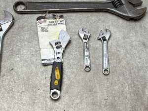 Group of wrenches - 7
