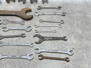 Group of wrenches - 4