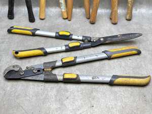 Group of garden hedge shears - 3