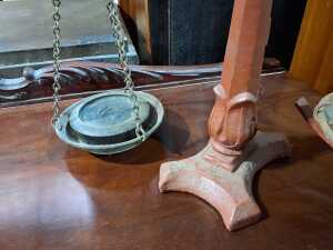 Antique cast iron balance scales with weights - 3
