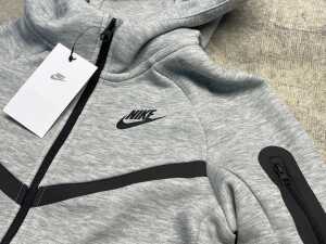 Nike Tech Fleece kids jacket size S - 2