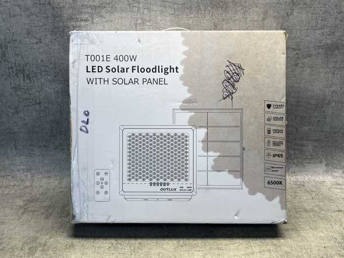 Outlux LED solar floodlight
