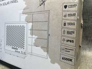 Outlux LED solar floodlight - 3