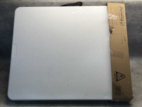Duraking folding table