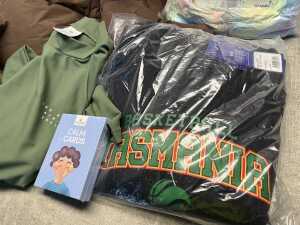 Group of teen girls clothing & accessories - 4
