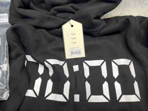 Vouseti Us Against Time hoodie & two t-shirts size XS - 2