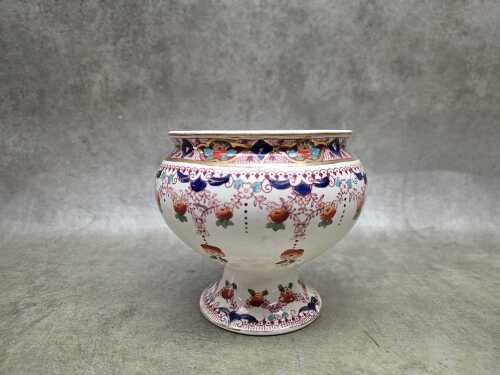 Royal Excella Derby ceramic footed bowl with Imari style design