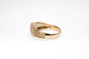An Italian dress ring in 9 carat yellow gold - 3