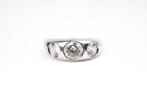 A cubic zirconia ring in 14 carat white gold - 2