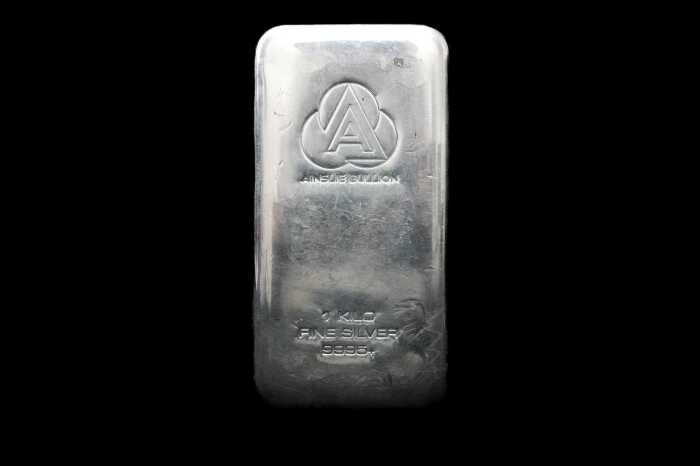 A silver ingot, 1kg