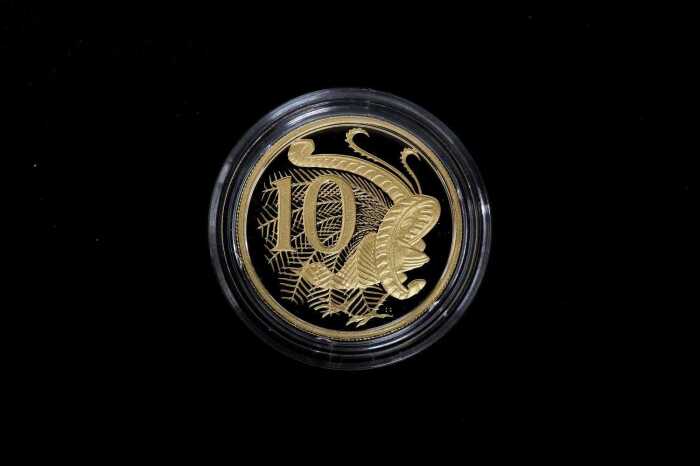 Australian 2013 10 cent gold proof coin, 12.14g